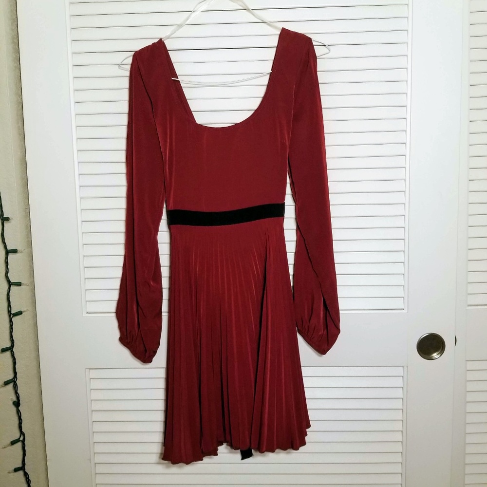 Solemio Maroon Scoop Neck Dress